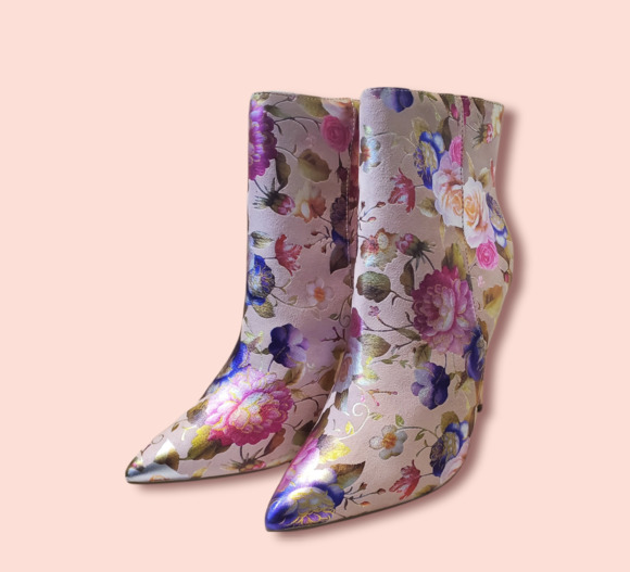 🎉⭐HOST PICK⭐🎉 Beautiful Blush Foil Flower Booties - Picture 4 of 9